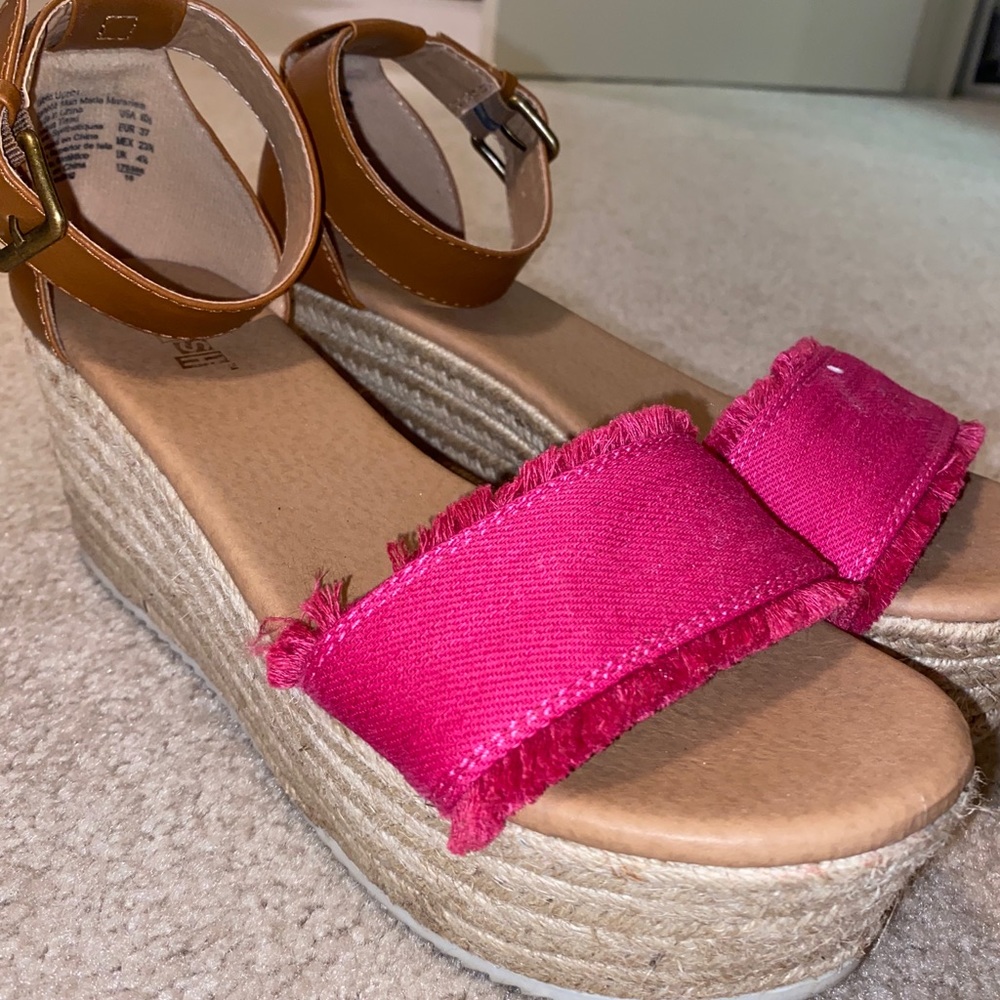 Platform wedge sandal